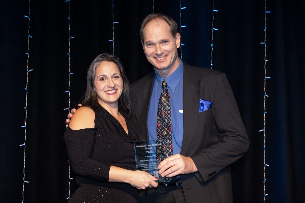 Research and Academic Award winner, Dr. Glen Harris (right) and OCA Board member, Dr. Keshena Malik (left)