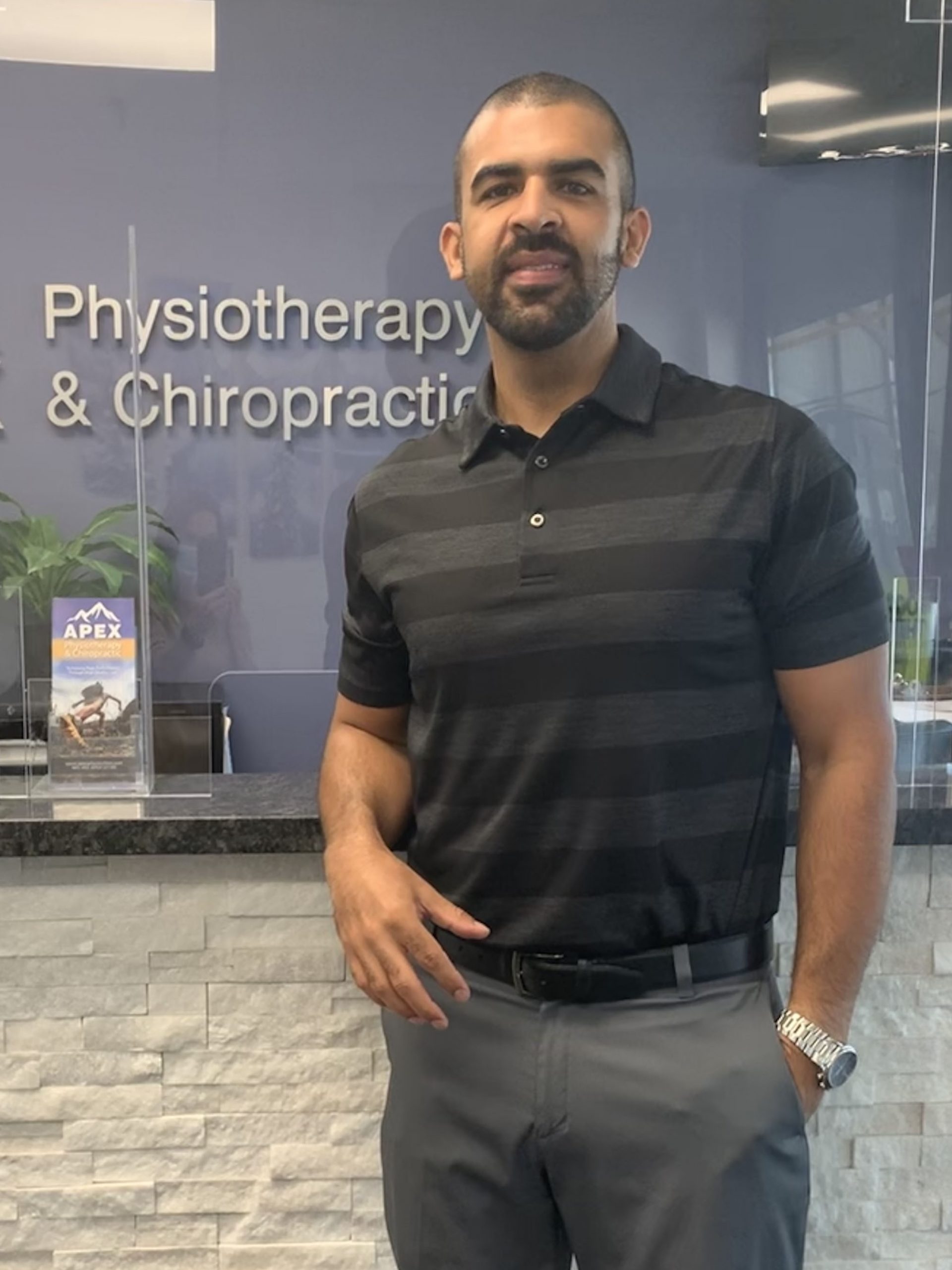 Dr. Chris Gordon-Tennant