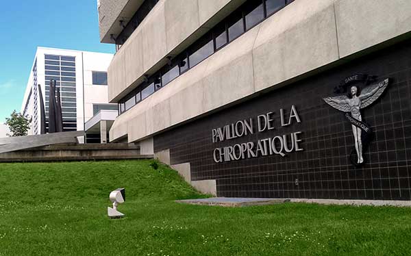 Exterior shot of Universite du Quebec a Trois-Riveres